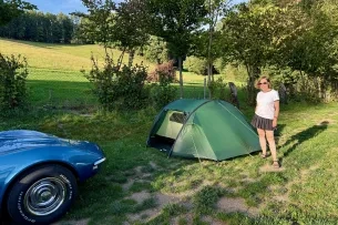 Corvette mit Zelt