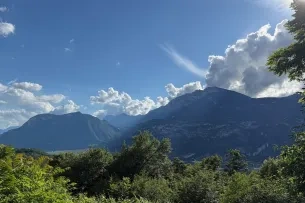 Blick auf Bergmassiv